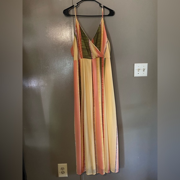 Rue21 Dresses & Skirts - Elegant Colorblock Maxi Dress with Spaghetti Straps - Adjustable Straps - Summer